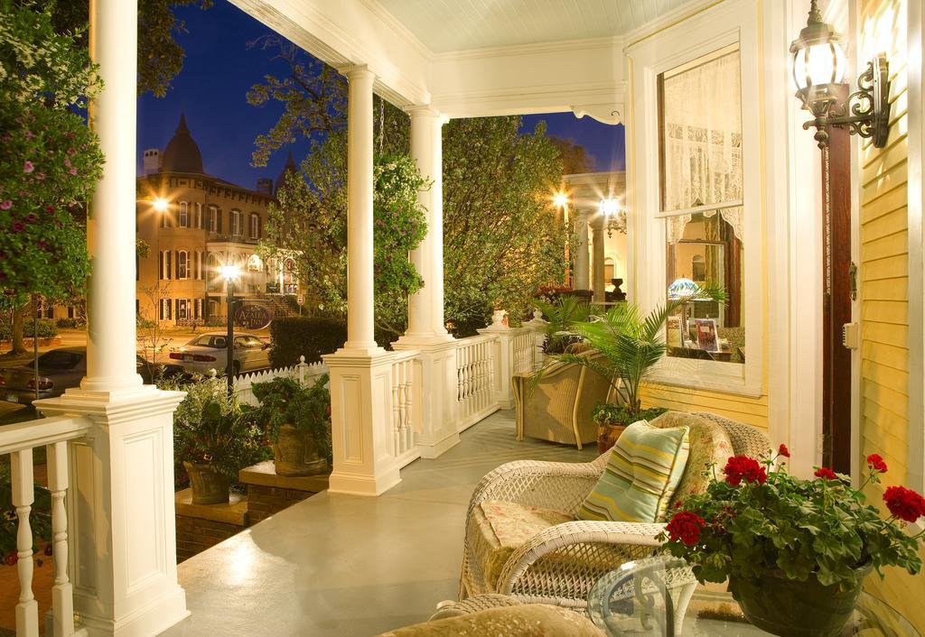 Azalea Inn And Villas Savannah Exteriör bild