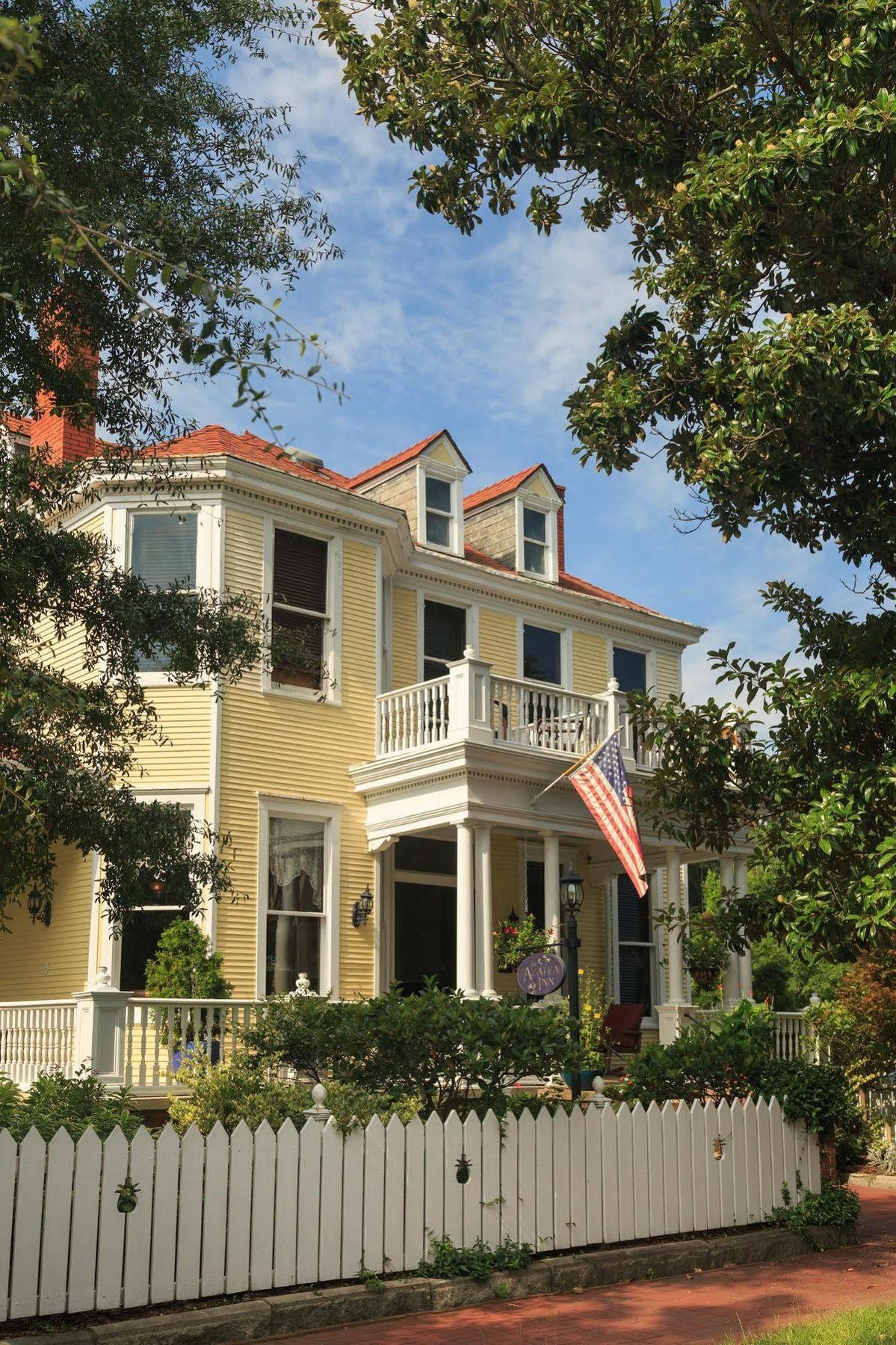Azalea Inn And Villas Savannah Exteriör bild